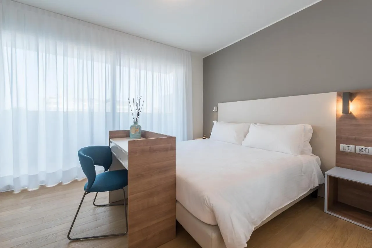 Hesperia Hotel & Residence Lido di Jesolo 4*,